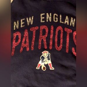 Sweater/hoodie. (New England patriots) Unisex clothing. Anybody can wear it.